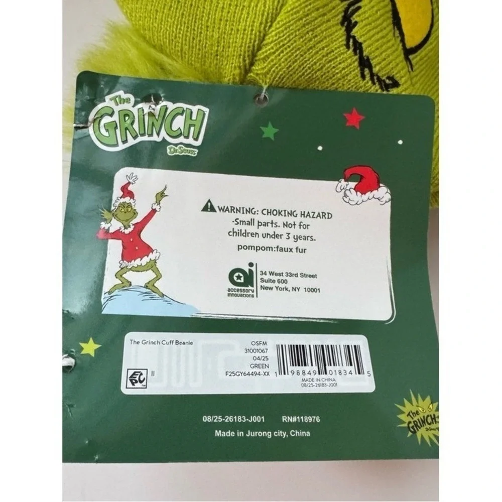 The Grinch Beanie Green NWT Christmas Pom Pon Holiday Dr. Seuss Unisex